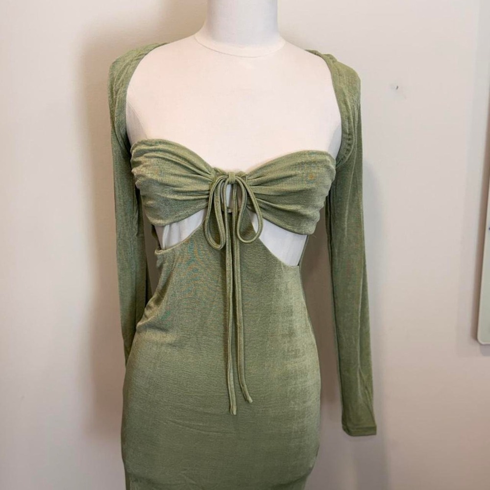 Olive Green Floral Halter Mini Dress 🌿✨